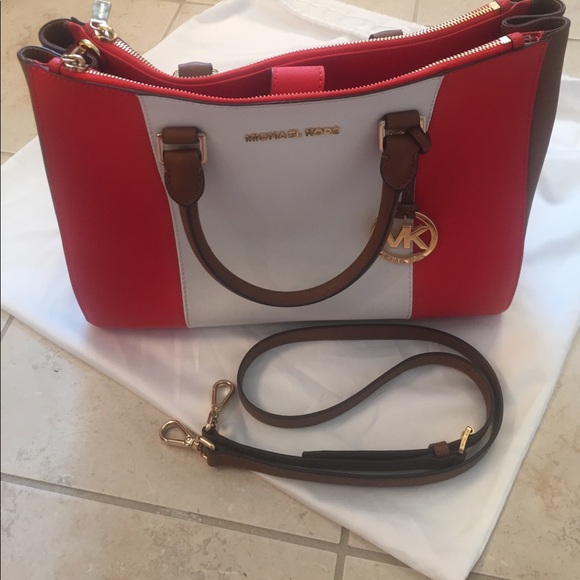 Michael Kors Sutton Two-toned Handbag - Picture 3 of 6